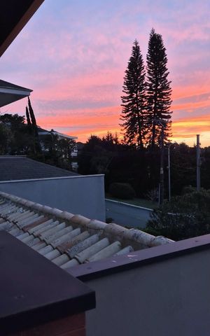 Casa à venda com 317m², 3 quartos e 4 vagas Casa à venda com 317m², 3 quartos e 4 vagasVista