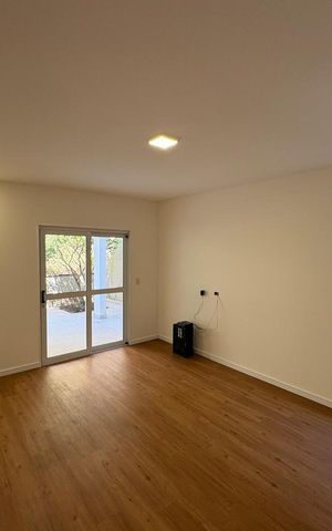 Casa à venda com 317m², 3 quartos e 4 vagas Casa à venda com 317m², 3 quartos e 4 vagasQuarto