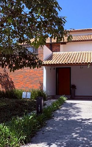Casa à venda com 317m², 3 quartos e 4 vagas