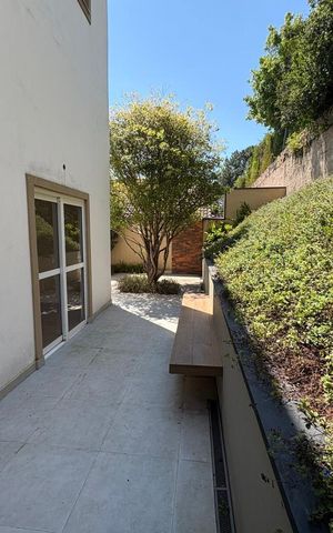 Casa à venda com 317m², 3 quartos e 4 vagas Casa à venda com 317m², 3 quartos e 4 vagasÁrea externa