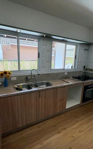 Casa à venda com 317m², 3 quartos e 4 vagas Casa à venda com 317m², 3 quartos e 4 vagasCozinha
