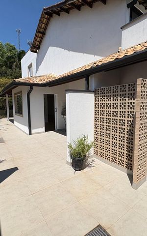 Casa à venda com 317m², 3 quartos e 4 vagas Casa à venda com 317m², 3 quartos e 4 vagasÁrea externa