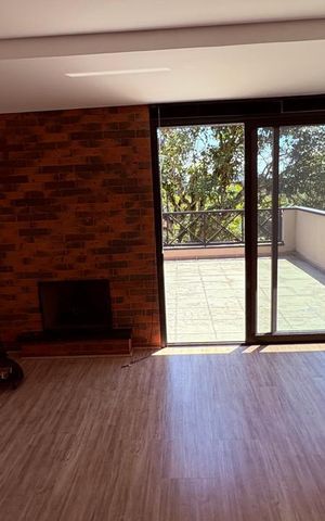 Casa à venda com 317m², 3 quartos e 4 vagas Casa à venda com 317m², 3 quartos e 4 vagasSala