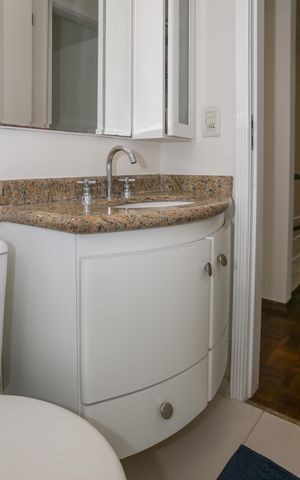 Apartamento à venda com 115m², 3 quartos e 3 vagas Apartamento à venda com 115m², 3 quartos e 3 vagasBanheiro Social
