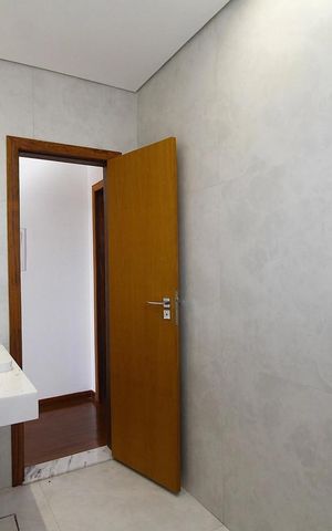 Casa para alugar com 525m², 5 quartos e 10 vagas Casa para alugar com 525m², 5 quartos e 10 vagasBanheiro Social 1