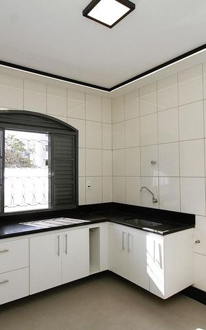 Casa para alugar com 525m², 5 quartos e 10 vagas Casa para alugar com 525m², 5 quartos e 10 vagasCozinha