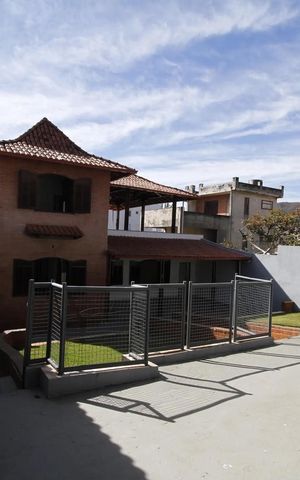 Casa para alugar com 525m², 5 quartos e 10 vagas Casa para alugar com 525m², 5 quartos e 10 vagasÁrea da casa