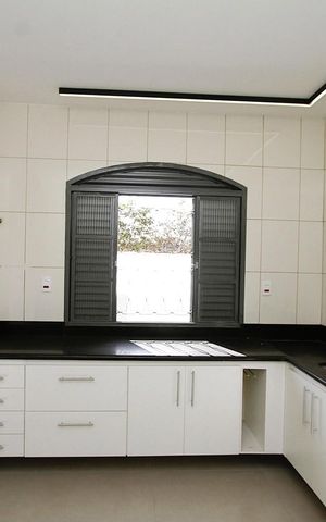Casa para alugar com 525m², 5 quartos e 10 vagas Casa para alugar com 525m², 5 quartos e 10 vagasCozinha
