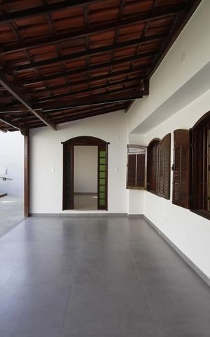 Casa para alugar com 525m², 5 quartos e 10 vagas Casa para alugar com 525m², 5 quartos e 10 vagasÁrea da casa