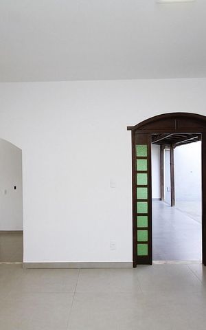 Casa para alugar com 525m², 5 quartos e 10 vagas Casa para alugar com 525m², 5 quartos e 10 vagasSala 1