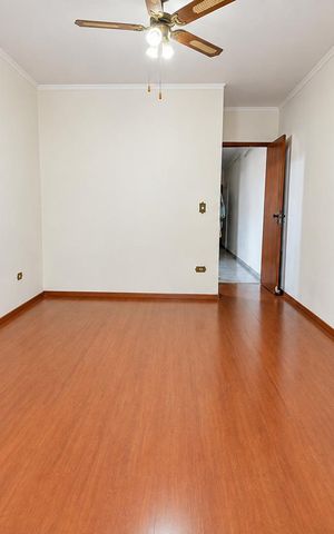Casa à venda com 373m², 3 quartos e 4 vagas Casa à venda com 373m², 3 quartos e 4 vagasSuíte 1