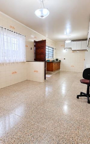 Casa à venda com 373m², 3 quartos e 4 vagas Casa à venda com 373m², 3 quartos e 4 vagasCozinha