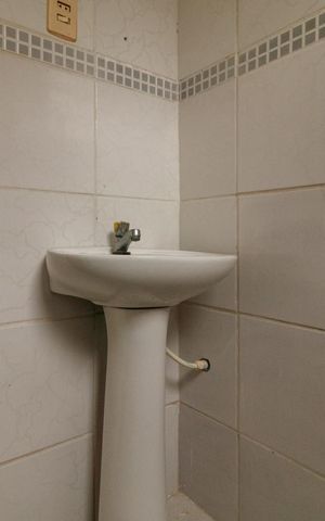Casa para alugar com 35m², 1 quarto e sem vaga Casa para alugar com 35m², 1 quarto e sem vagaBanheiro
