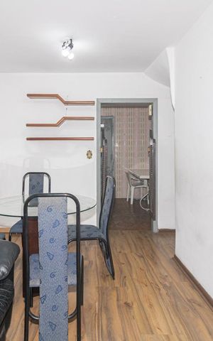 Casa à venda com 130m², 2 quartos e 3 vagas Casa à venda com 130m², 2 quartos e 3 vagasSala