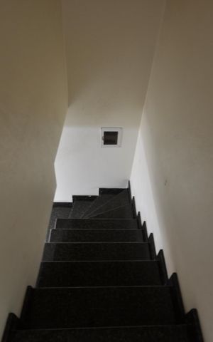 Casa para alugar com 140m², 5 quartos e 1 vagaEscada