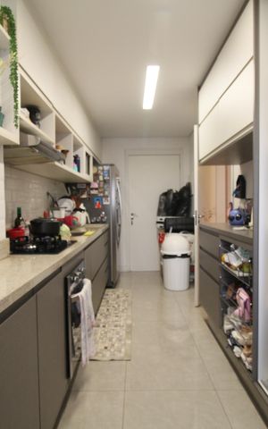 Apartamento para alugar com 92m², 2 quartos e 2 vagasCozinha