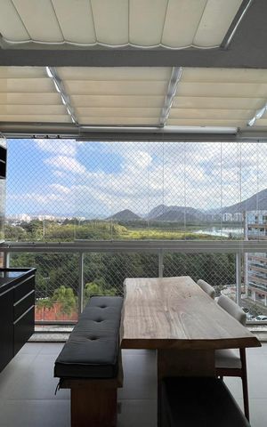 Apartamento à venda com 120m², 4 quartos e 2 vagas Apartamento à venda com 120m², 4 quartos e 2 vagasVaranda