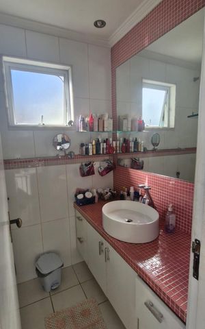 Casa de condomínio à venda com 223m², 4 quartos e 1 vaga Casa de condomínio à venda com 223m², 4 quartos e 1 vagaBanheiro 3