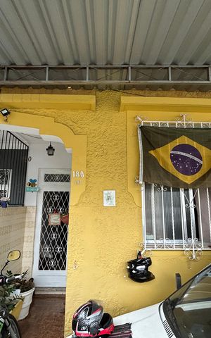 Casa à venda com 138m², 5 quartos e 1 vagaFachada 