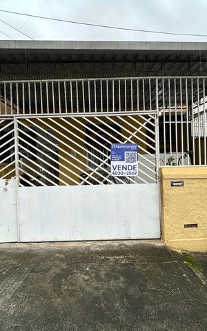 Casa à venda com 138m², 5 quartos e 1 vagaFachada + placa