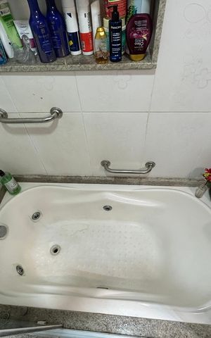 Casa à venda com 138m², 5 quartos e 1 vagaBanheiro 1
