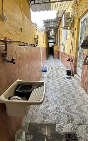 Casa à venda com 138m², 5 quartos e 1 vagaÁrea externa