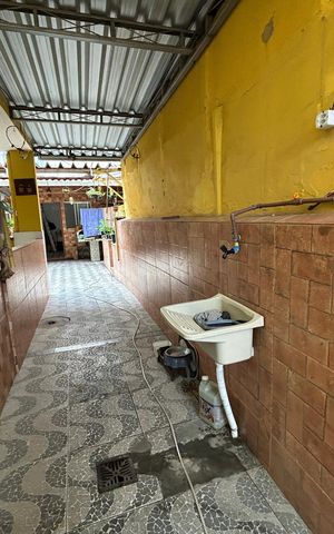 Casa à venda com 138m², 5 quartos e 1 vagaÁrea externa
