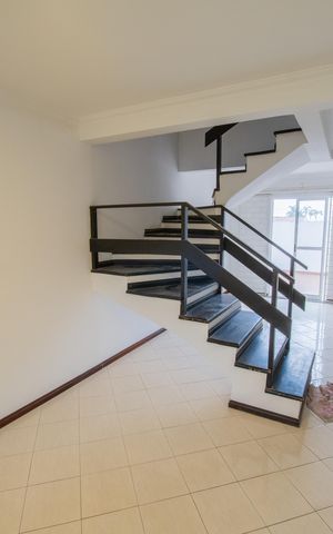 Casa de condomínio para alugar com 129m², 3 quartos e 2 vagas