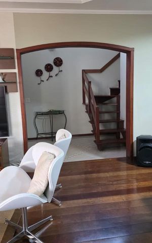 Casa à venda com 310m², 3 quartos e 10 vagasSala