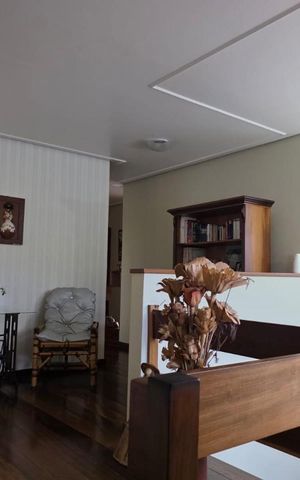 Casa à venda com 310m², 3 quartos e 10 vagasSala