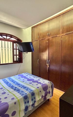 Casa à venda com 200m², 4 quartos e 3 vagas Casa à venda com 200m², 4 quartos e 3 vagasQuarto 2