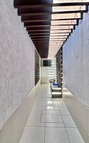 Casa à venda com 200m², 4 quartos e 3 vagas Casa à venda com 200m², 4 quartos e 3 vagasCorredor
