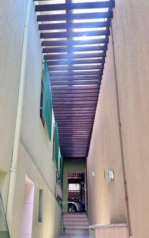 Casa à venda com 200m², 4 quartos e 3 vagas Casa à venda com 200m², 4 quartos e 3 vagasCorredor