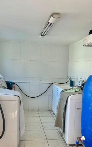 Casa à venda com 200m², 4 quartos e 3 vagas Casa à venda com 200m², 4 quartos e 3 vagasÁrea de Serviço