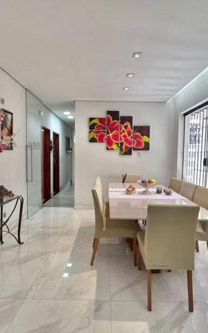 Casa à venda com 200m², 4 quartos e 3 vagas Casa à venda com 200m², 4 quartos e 3 vagasCopa