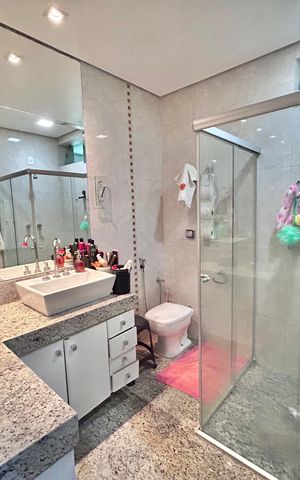 Casa à venda com 200m², 4 quartos e 3 vagas Casa à venda com 200m², 4 quartos e 3 vagasBanheiro social 2