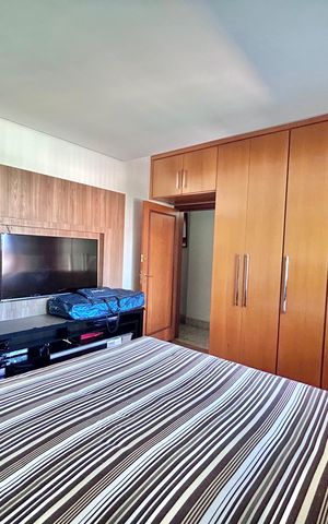Casa à venda com 200m², 4 quartos e 3 vagas Casa à venda com 200m², 4 quartos e 3 vagasSuíte