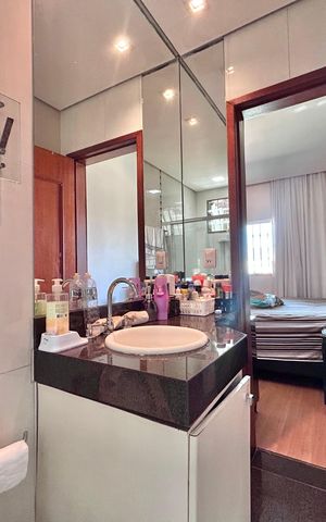 Casa à venda com 200m², 4 quartos e 3 vagas Casa à venda com 200m², 4 quartos e 3 vagasSuíte - Banheiro