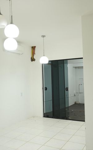 Casa para alugar com 90m², 2 quartos e 2 vagasSala