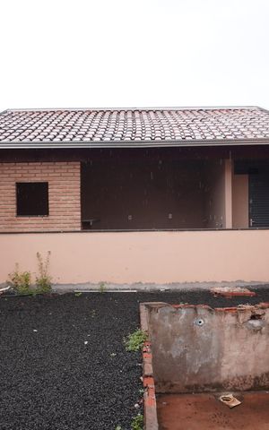 Casa para alugar com 90m², 2 quartos e 2 vagasQuarto 1 - Janela vista