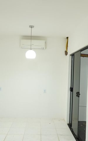 Casa para alugar com 90m², 2 quartos e 2 vagasSala
