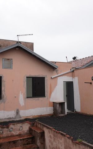 Casa para alugar com 90m², 2 quartos e 2 vagasQuintal