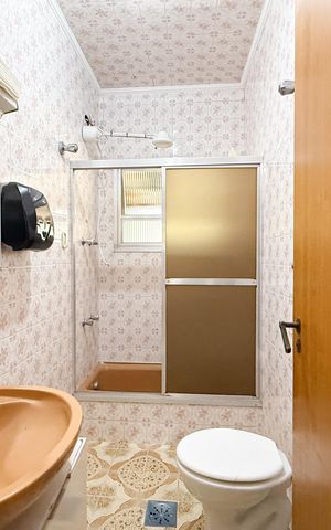 Casa para alugar com 2147483650m², 3 quartos e 6 vagas Casa para alugar com 2147483650m², 3 quartos e 6 vagasBanheiro