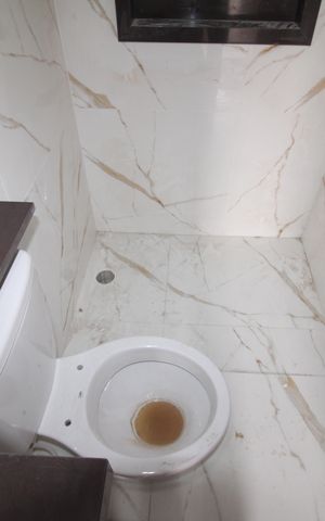 Casa à venda com 108m², 3 quartos e 3 vagasBanheiro 1