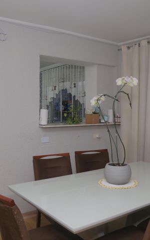 Casa à venda com 108m², 4 quartos e 3 vagas Casa à venda com 108m², 4 quartos e 3 vagasSala de Jantar