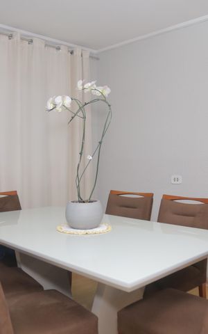 Casa à venda com 108m², 4 quartos e 3 vagas Casa à venda com 108m², 4 quartos e 3 vagasSala de jantar