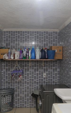 Casa à venda com 108m², 4 quartos e 3 vagas Casa à venda com 108m², 4 quartos e 3 vagasÁrea de Serviço