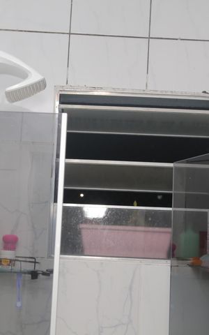 Casa à venda com 108m², 4 quartos e 3 vagas Casa à venda com 108m², 4 quartos e 3 vagasBanheiro de cima