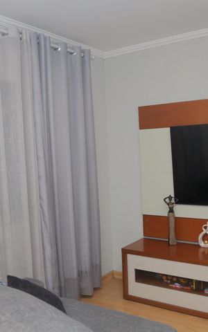 Casa à venda com 108m², 4 quartos e 3 vagas Casa à venda com 108m², 4 quartos e 3 vagasSala
