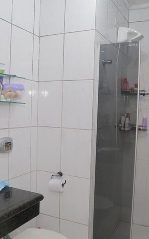 Casa à venda com 108m², 4 quartos e 3 vagas Casa à venda com 108m², 4 quartos e 3 vagasBanheiro de cima